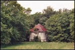 Podhorce - budynek w ogrodzie zamkowym